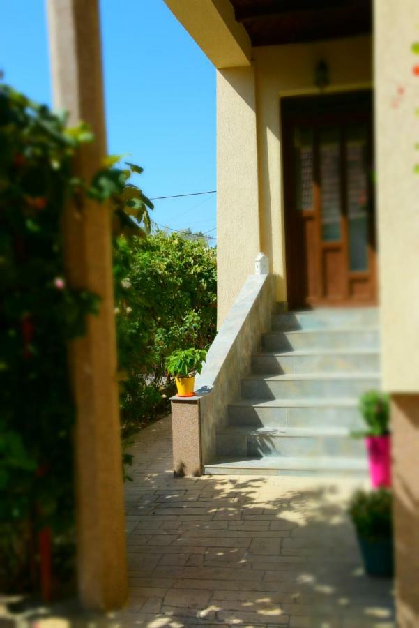 Casa Smeilor โฮเรซู ภายนอก รูปภาพ