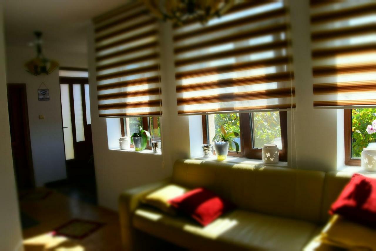 Casa Smeilor โฮเรซู ภายนอก รูปภาพ